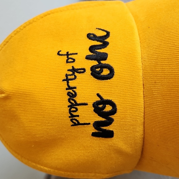 NWOT, One Size, Adjustable Velcro Back Strap, Opening for Pony Tail - Picture 2 of 5